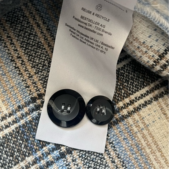 ONLY Plaid Cropped Jacket – Size S – Cozy Shacket Style - Picture 9 of 11